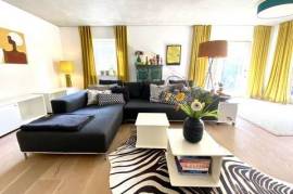 Stylish, spacious penthouse with a large roof terrace in Solln, near the Isar