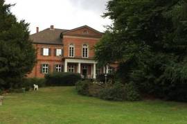 Living in a Manorhouse, half an hour drive to Hamburg