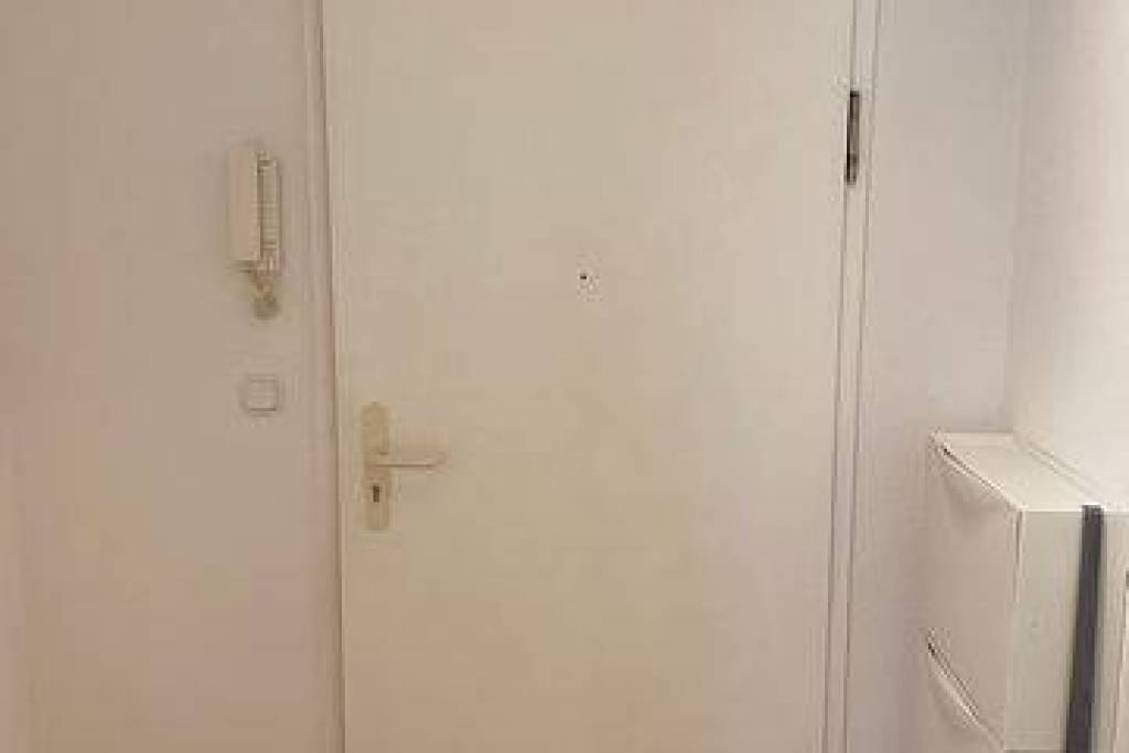 Charming and well-maintained furnished 1.5-rooms apartment with separate kitchen, terrace, garage and internet in Wiesbaden-Southeast