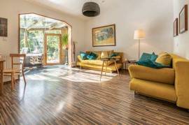 Granny flat, self-contained, conservatory, terrace, pool and large garden on the outskirts of the village. Pool and sauna for shared use.