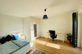 100 square meter apartment in Ludwigshafen am Rhein with balcony