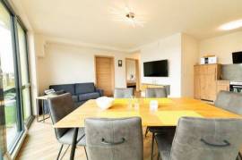 Loft style apartment with 2 bedrooms and upscale amenities