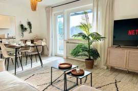 Cozy-Livings/ underground, parking space, balcony, kitchen, Netflix, washer-dryer, fully equipped