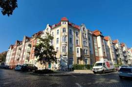 Bright and spacious 3-room apartment on Nettelbeckufer with ideal infrastructure