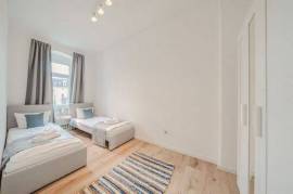 BENVILLE Apartments | Smart-TV - Parking