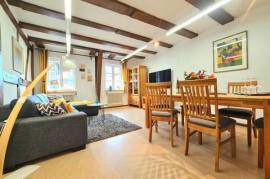 AVAHOME: A whole house for 16 in Kandel / near Karlsruhe, parking, kitchen, WLAN, Netflix, washing machine, dryer