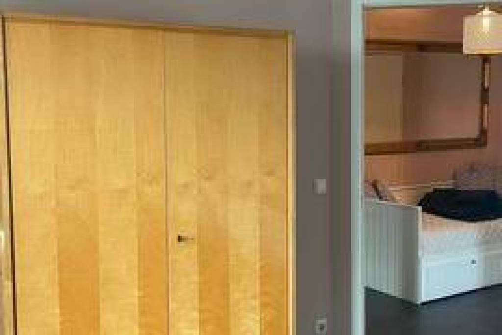 Apartment im Elbtal Meißen-Dresden, alle 10 Tage Reinigung, Handtücher, Bettwäsche inkludiert, W-Lan + Magenta TV ,Parkplatz, Balkon. TOP!