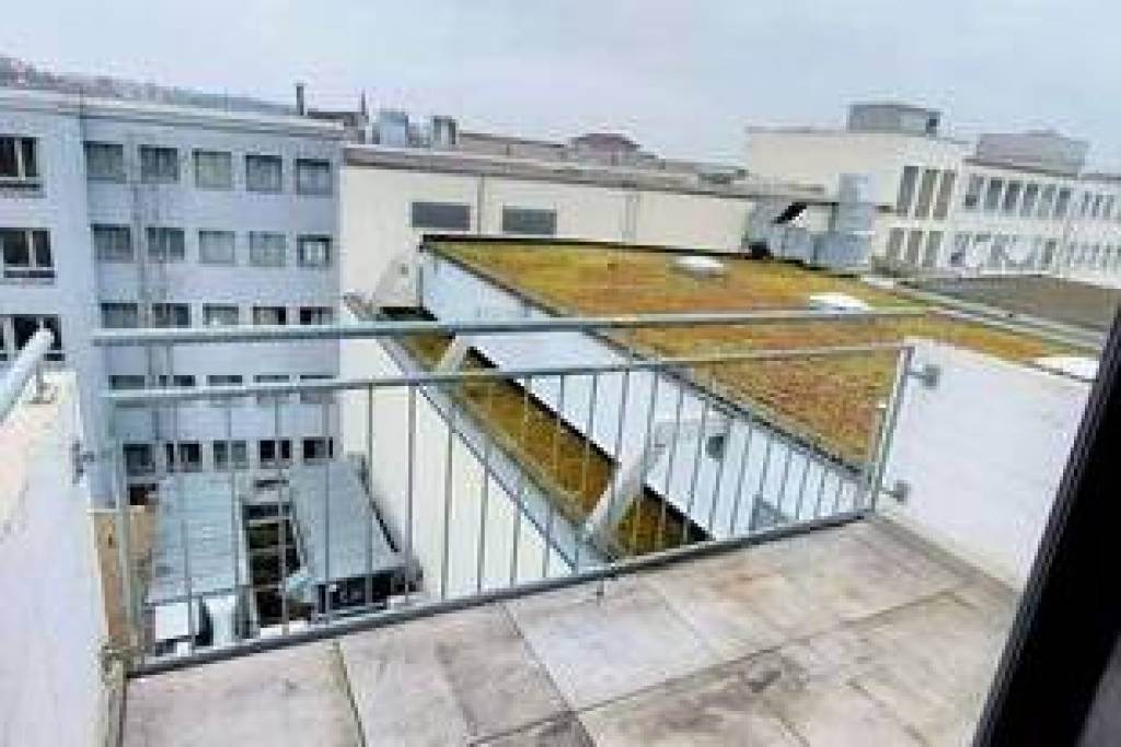 Attractive 3-Room Terrace Apartment with Two Balconies in Central Saarbrücken* *Short-Term Sublet (1.5 years) – Long-Term Lease Available