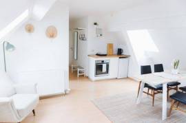 Gorgeous, cute studio