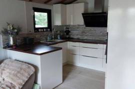 Great, bright flat in popular area