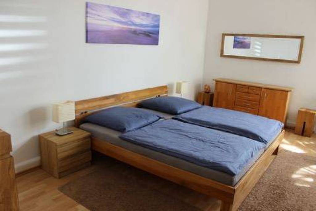 Furnished, centrally located 2-room apartment with a private entrance in an Art Nouveau villa