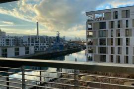 Exclusive 101 m² Luxury Apartment in Offenbach – Stunning Location with Harbor and Skyline Views