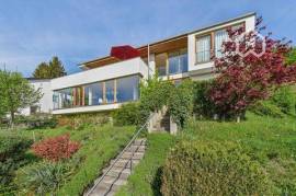 Beautiful architect's house with unique views of the Bavarian landscape