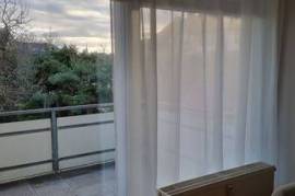 Fully Furnished, Very Modern and Bright Studio Apartment in Frankfurt am Main with Parking Space
