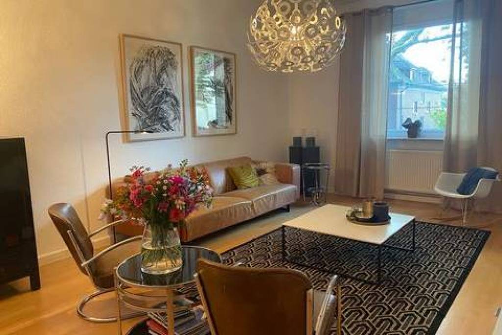 Elegant Designer Apartment in Sought-After Mannheim-Neuostheim