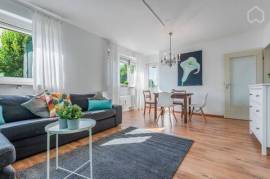 Bright, perfect home close to downtown