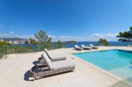 New construction villa in first sea line with private access to the sea and gigantic views in Cala Vinyes