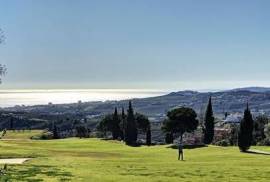 South west ground floor front line golf apartment in Casares Coast.