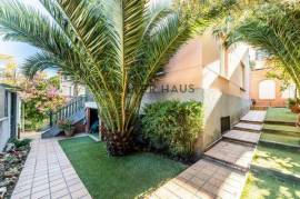 Detached villa for sale with garden, garage and terrace in Ciudad Jardín, Madrid