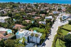 An award-winning modern villa designed by the renowned architect Carlos Lamas located in Marbesa