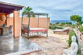 Villa in Sant Josep de sa Talaia, Cala Moli, for sale