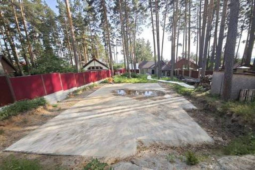 Продам земельный участок со строениями в Верхней Сысерти