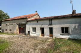 €112900 - 5 Bedroom Stone House to Renovate. Gardens & Attached Barn