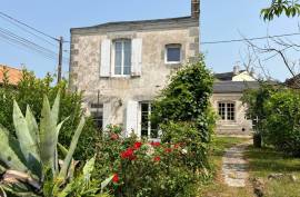 €127650 - Character Town House with 3 Bedrooms, Garden and Garage in Ruffec
