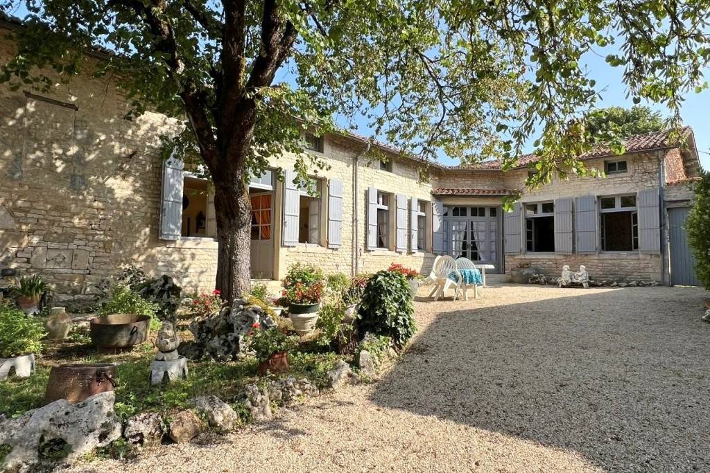 €170200 - Charming Village Home Between Ruffec and Mansle
