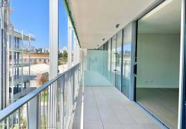2-beds apartment, for rent next to the Tagus River