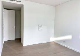 2-beds apartment, for rent next to the Tagus River