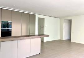 2-beds apartment, for rent next to the Tagus River