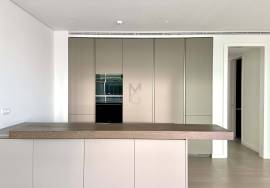 2-beds apartment, for rent next to the Tagus River