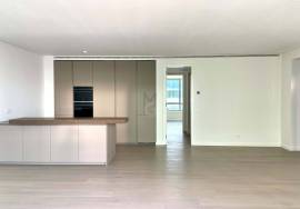 2-beds apartment, for rent next to the Tagus River