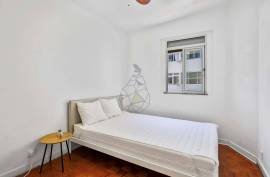 Completely Renovated 4 Bedroom Apartment in Portimão