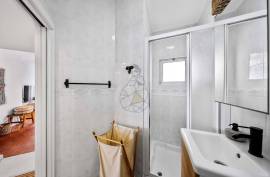 Completely Renovated 4 Bedroom Apartment in Portimão