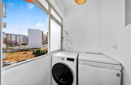 Completely Renovated 4 Bedroom Apartment in Portimão