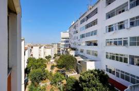 Completely Renovated 4 Bedroom Apartment in Portimão
