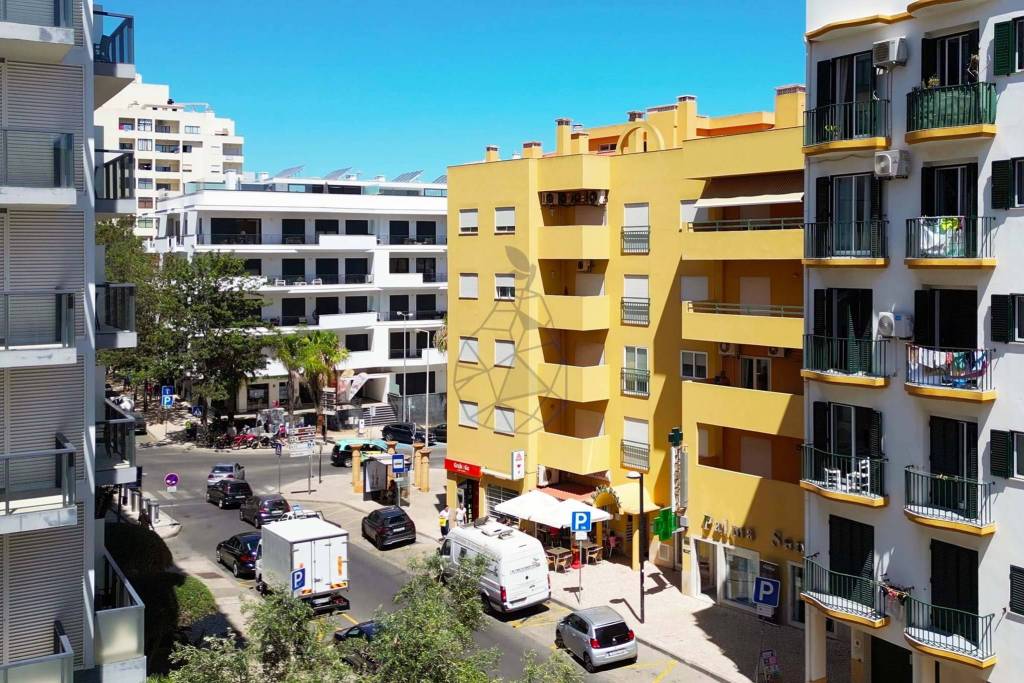 1 bedroom apartment with garage in the heart of Praia da Rocha