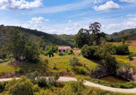 Charming 4-hectare farm for sale in idyllic Salto - São Bartolomeu de Messines