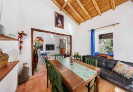 Charming 4-hectare farm for sale in idyllic Salto - São Bartolomeu de Messines