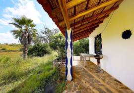 Charming 4-hectare farm for sale in idyllic Salto - São Bartolomeu de Messines