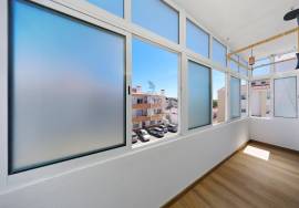 Fully renovated and furnished 2-bedroom apartment in Mexilhoeira da Carregação
