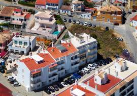 Fully renovated and furnished 2-bedroom apartment in Mexilhoeira da Carregação