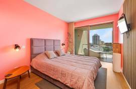 1 bedroom apartment in Condominium of Excellence with Sea View and  Garage in Praia da Rocha