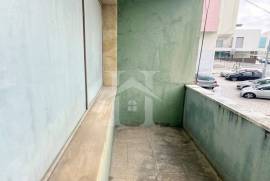 Loja com 210m² e Acesso Direto à Rua Para Veículos