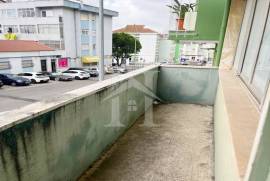Loja com 210m² e Acesso Direto à Rua Para Veículos