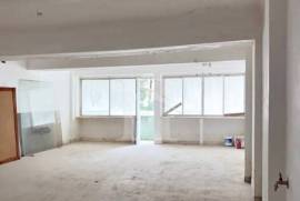 Loja com 210m² e Acesso Direto à Rua Para Veículos