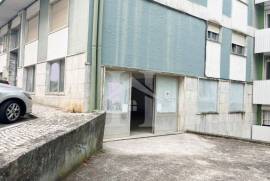 Loja com 210m² e Acesso Direto à Rua Para Veículos