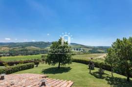 Elegant Tuscan Farmhouse with Pool and Panoramic Views